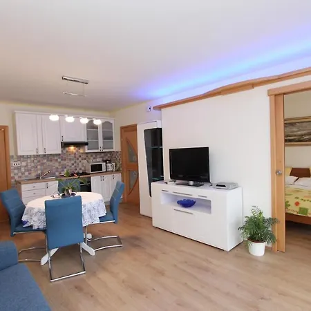 Daria Apartment *